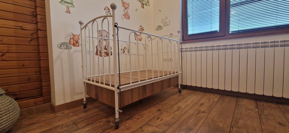 Детско легло на колелца