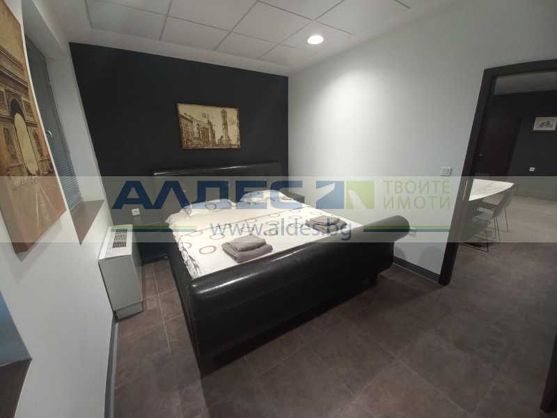 Стилно обзаведен тристаен ап. в Младост 4!