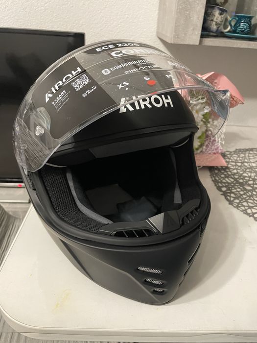 Каска за мотор - чисто нова