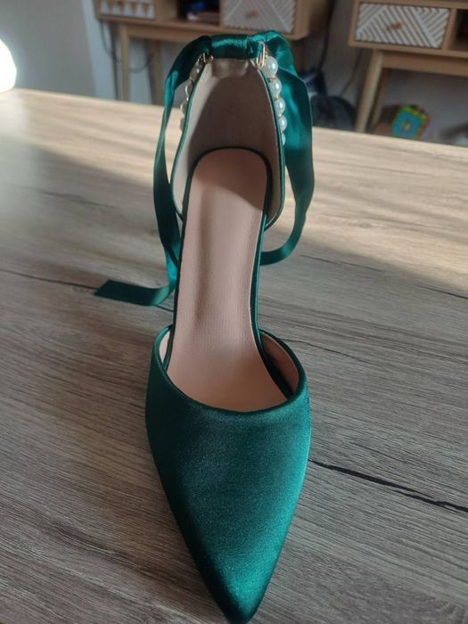 Зелени обувки с перли 36ти номер