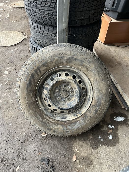 Продам зима шины шипы 225/65/17