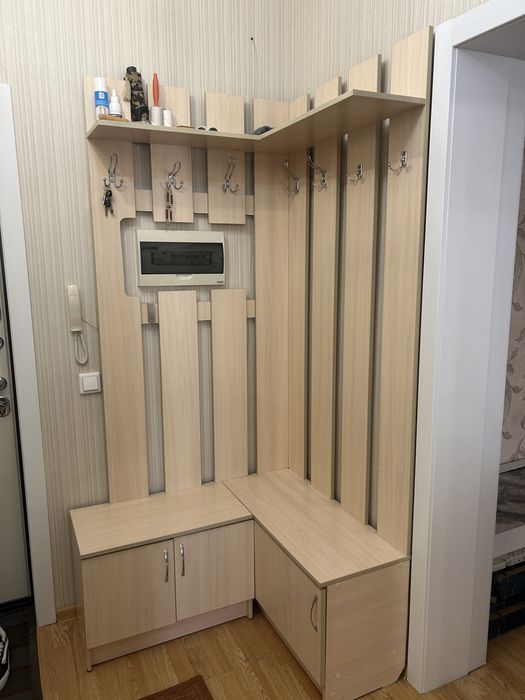 Продам прихожую угловую в отличном состоянии