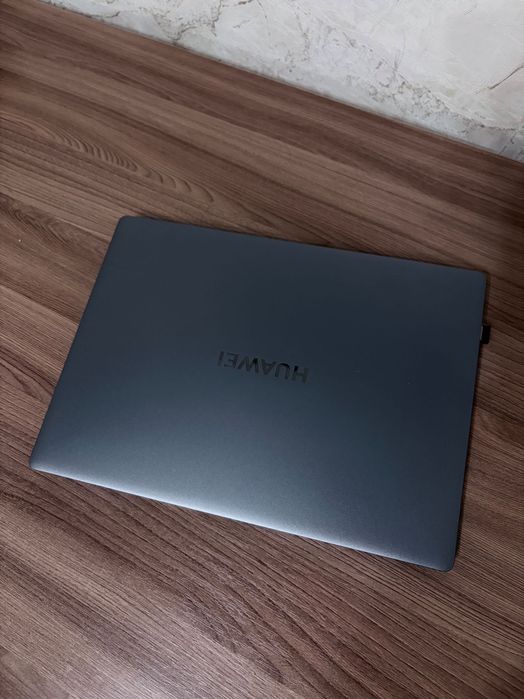 Продаю ноутбук Huawei