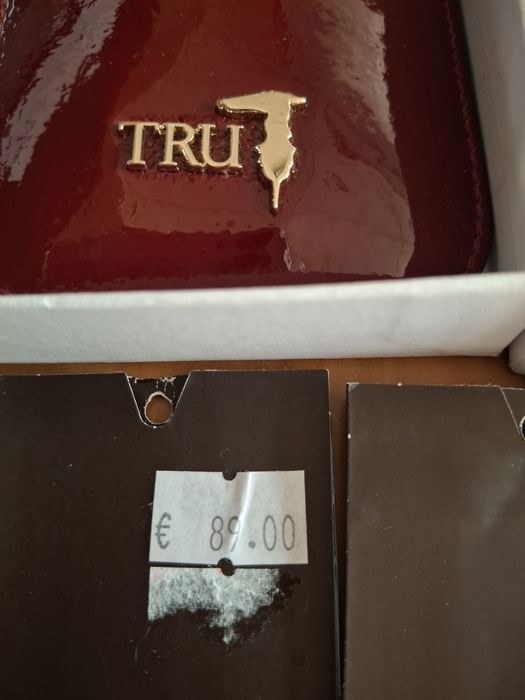 Goyard ,Trussardi калъфи за телефон или друго 2br