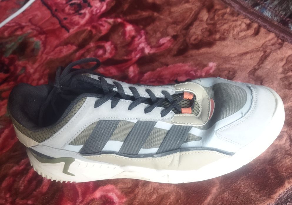 Кроссовки Adidas