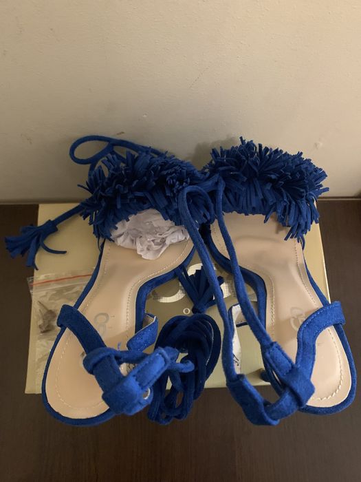 НОВИ велурени сандали