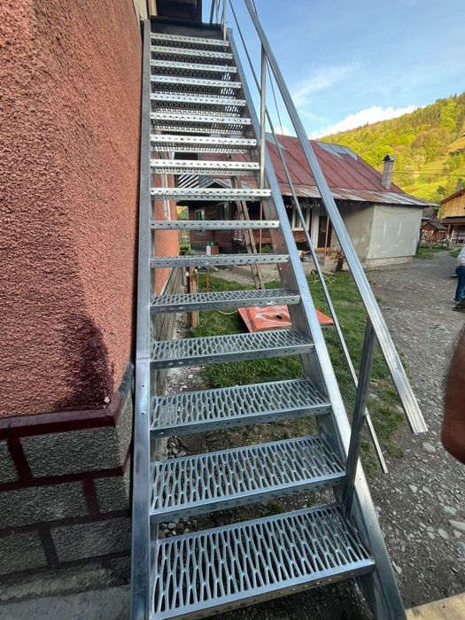 Scări metalice zincata