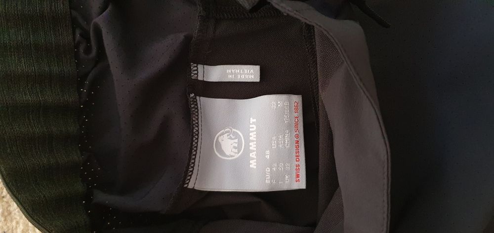 Mammut pantaloni scurti