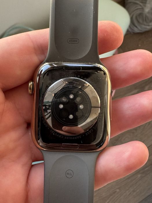 Apple Watch 9 45mm gold