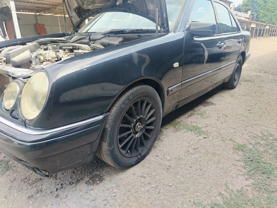 Срочна продам W210