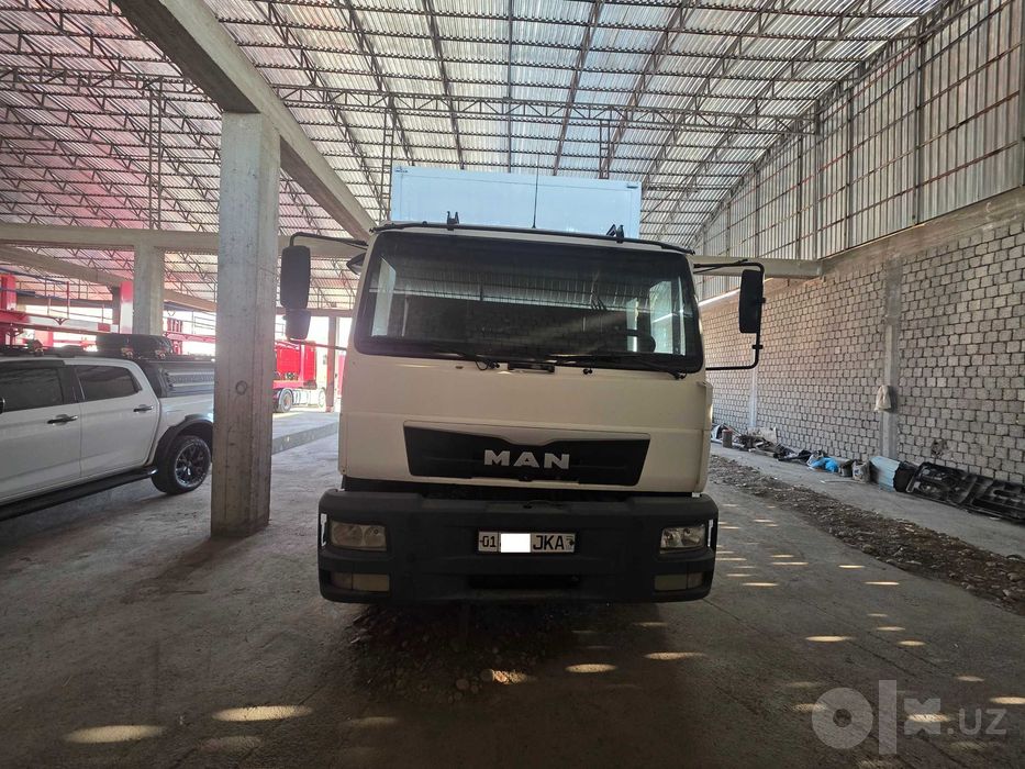 MAN CLA  16 . 230