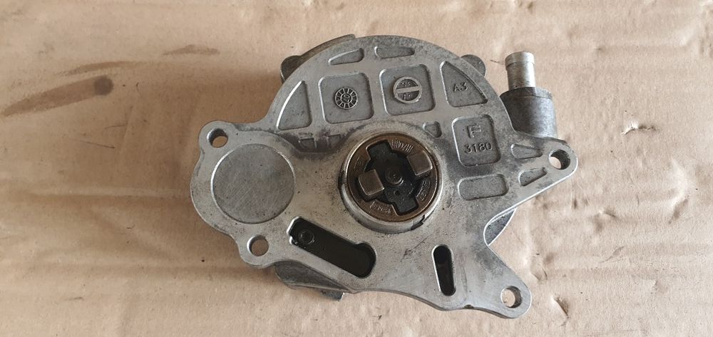 Pompa vacuum 2.0 tdi vw audi a4 b8 passat b7 skoda seat 03L 145 100