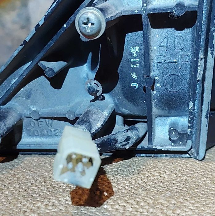 Зеркало на Субару Леон