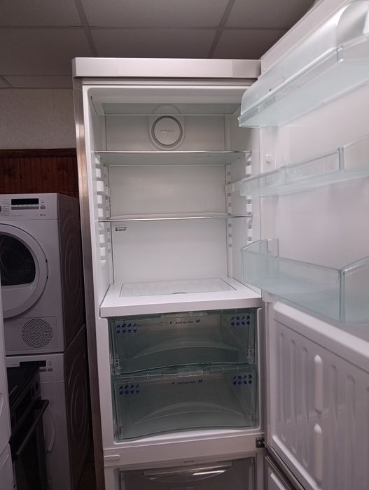 Иноксов хладилник с фризер Liebherr Made in Germany 2 години Гаранция