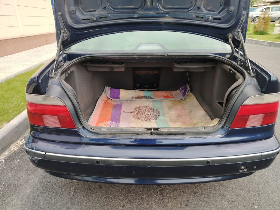BMW модель E39 1995 года продается  1