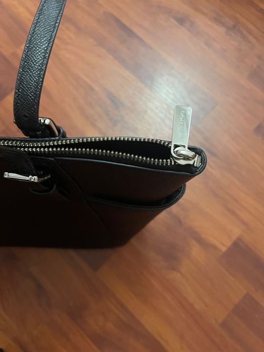 Vand Geanta Michael Kors ca noua