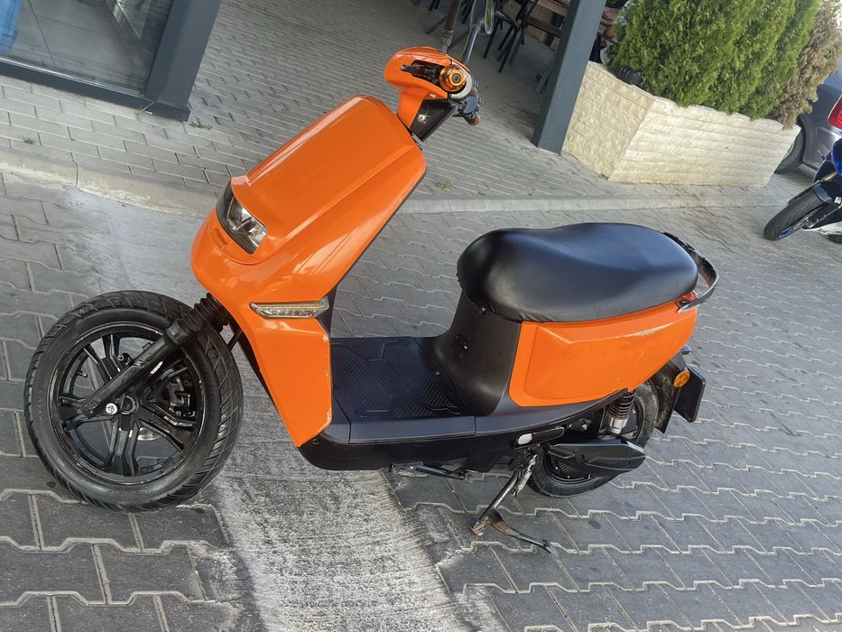Vand scuter electric