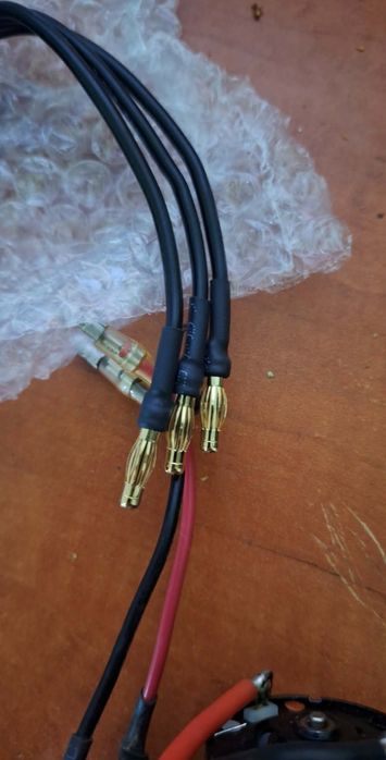 Прадавам два модела