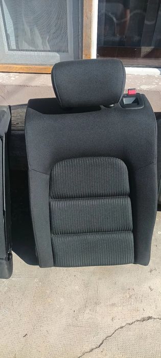 Vand bancheta spate Audi A4 Avant,ingrijite si fara deteriorari