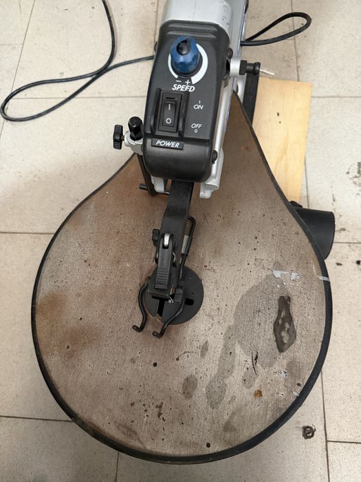 Настолно зеге / скролер DREMEL