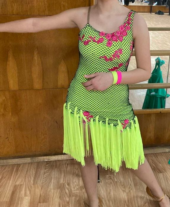 Рокли за спортни танци