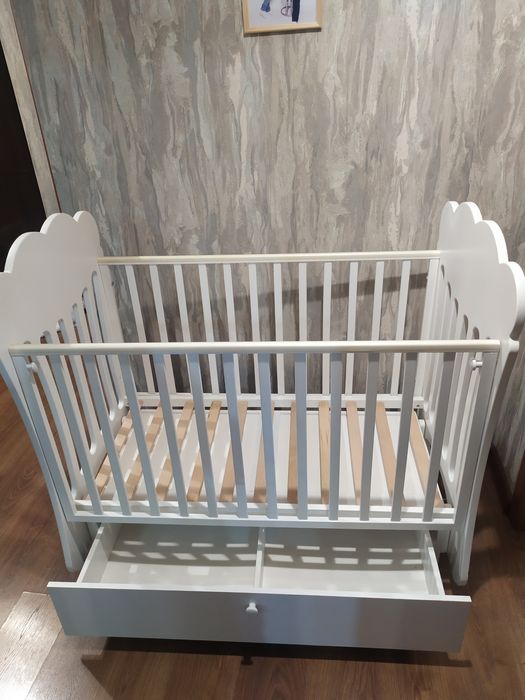 Кроватка детская,  матрасом