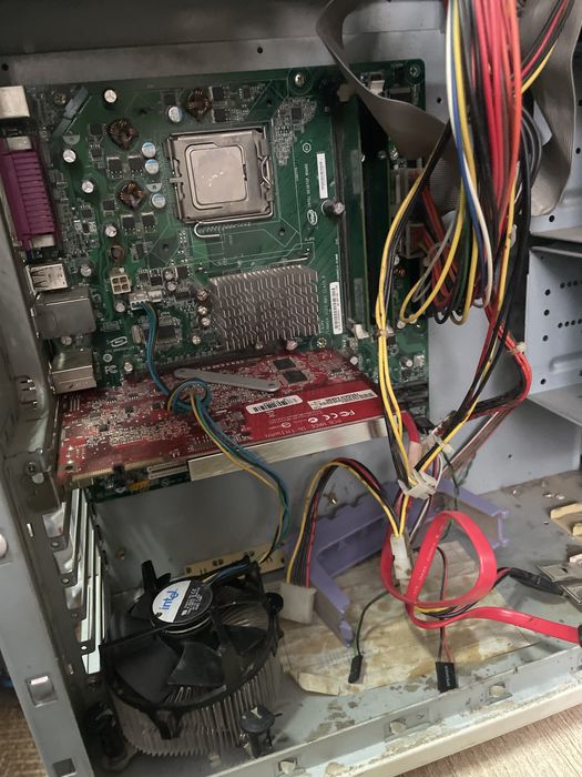 Системный блок, работает