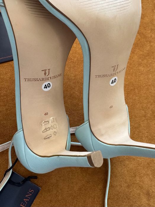 Дамски обувки Trussardi - нови, със сертификат за автентичност.