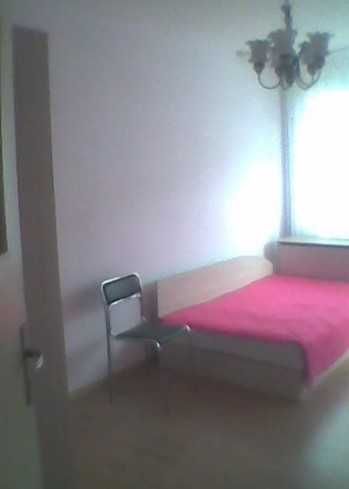 Дава се под наем Тристаен апартамент в Пловдив, Каменица 1 - 81 кв.м за 306 € - Снимка #1