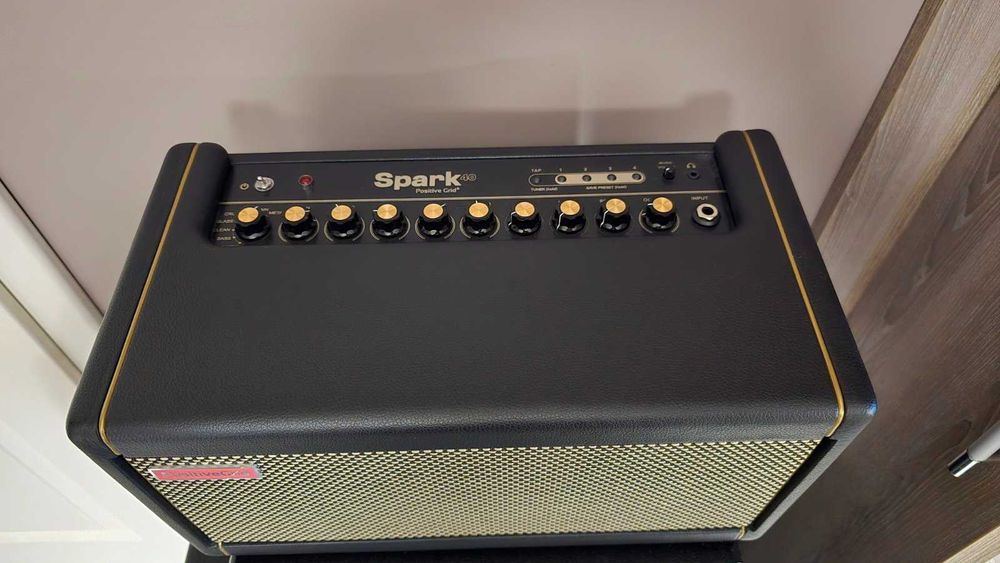 Пордавам Positive Grid Spark 40