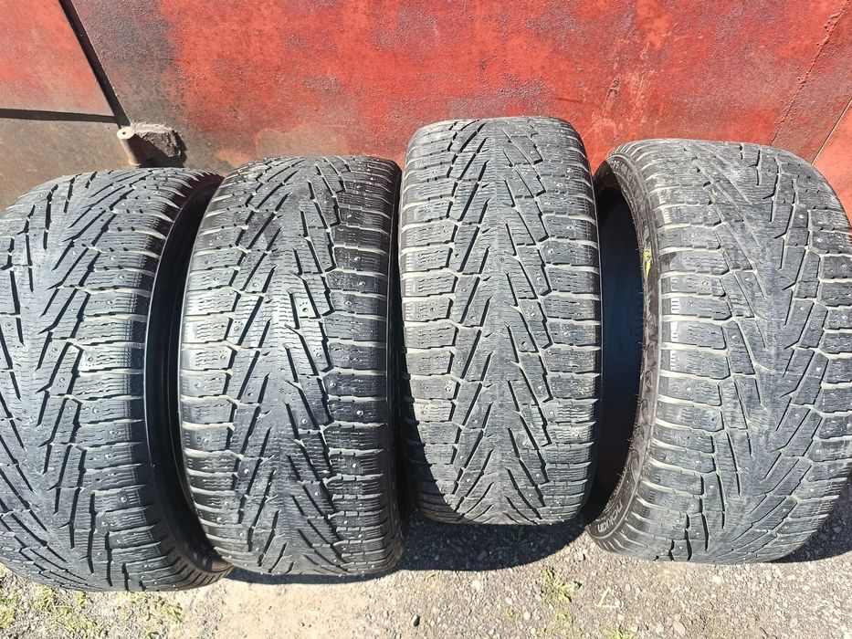 Шины зимние Б/У  295/40 R21