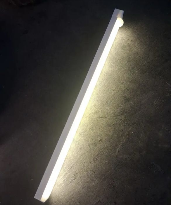 Becuri wireless cu senzor de miscare