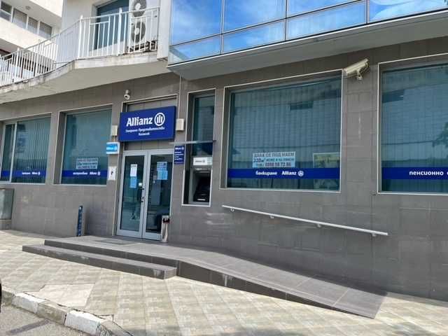 Дава се под наем Магазин в Казанлък - 330 кв.м за 510 € - Снимка #2