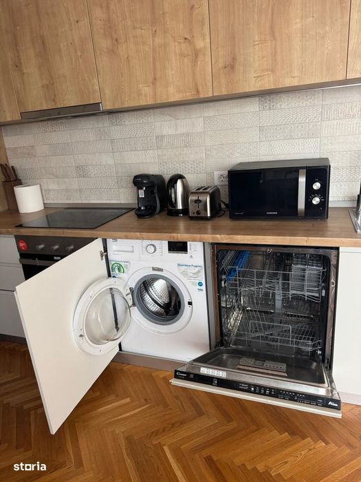 Apartament cu 3 camere langa piata Victoriei!