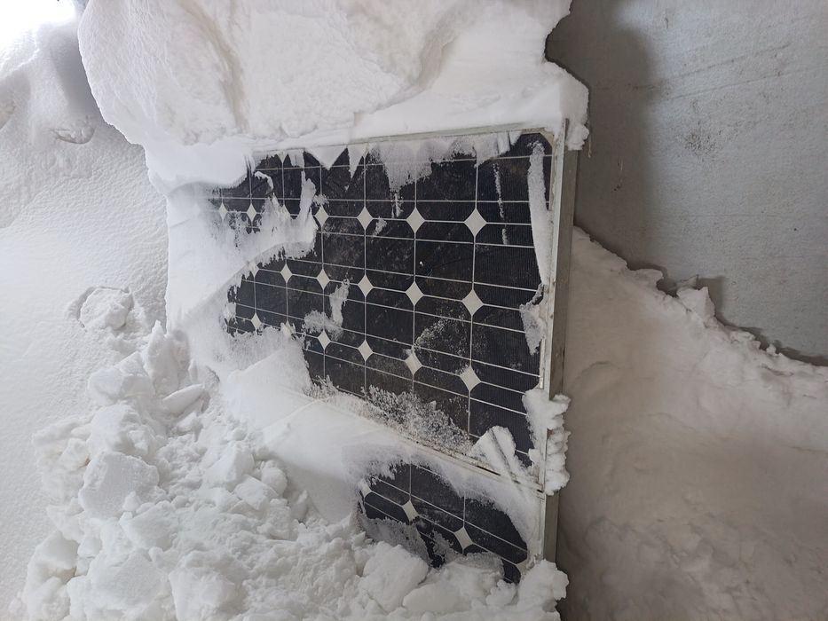 Продам солнечный панель с комплектом