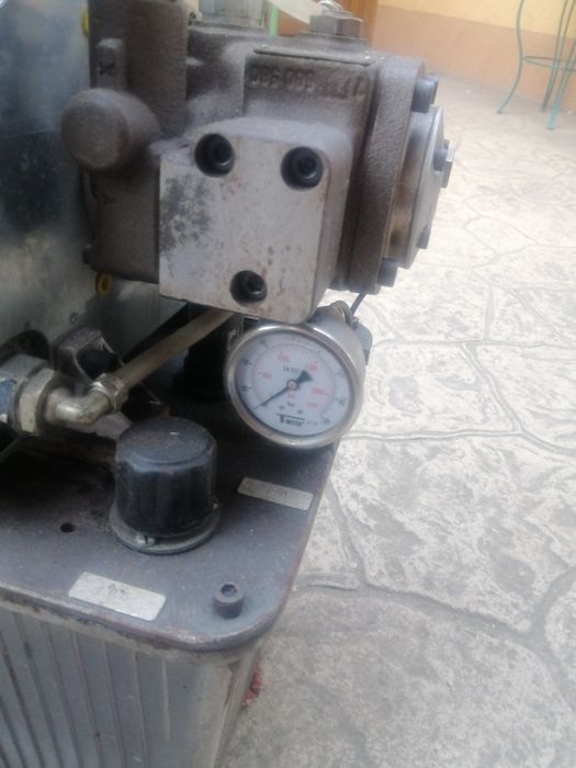 Grup hidraulic reductor