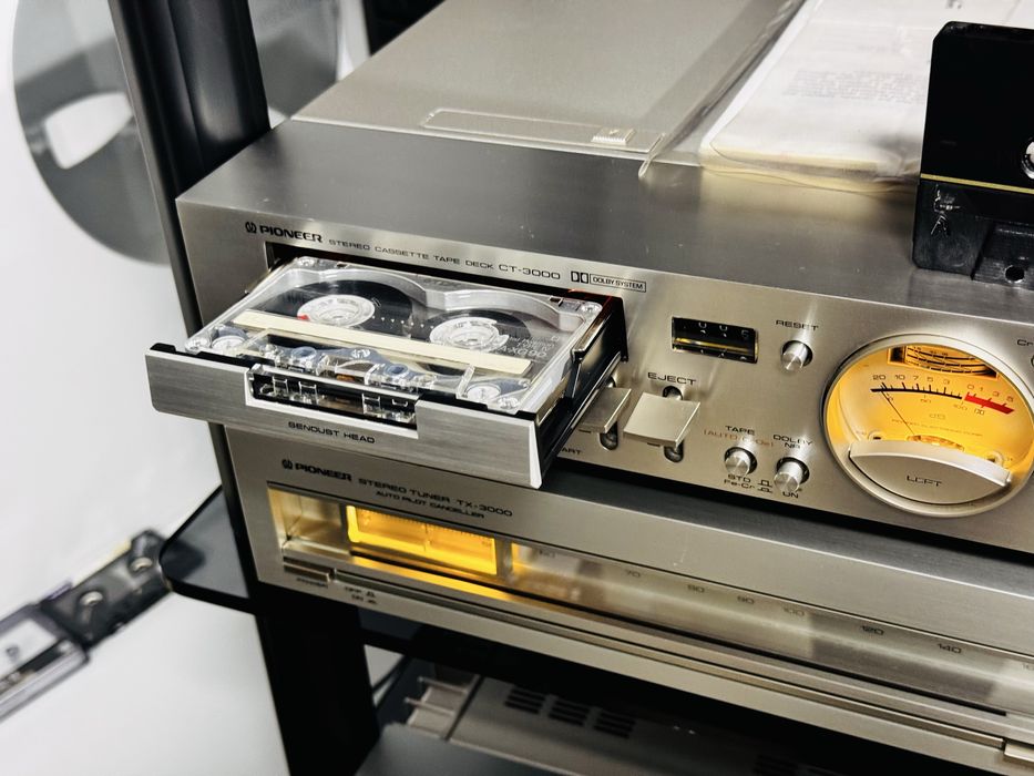 Linie PIONEER seria 3000 cu Rack audio,amplificator,deck,tuner,pick-up