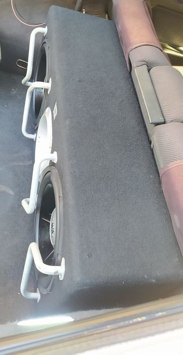 Сабвуфер JBL в авто