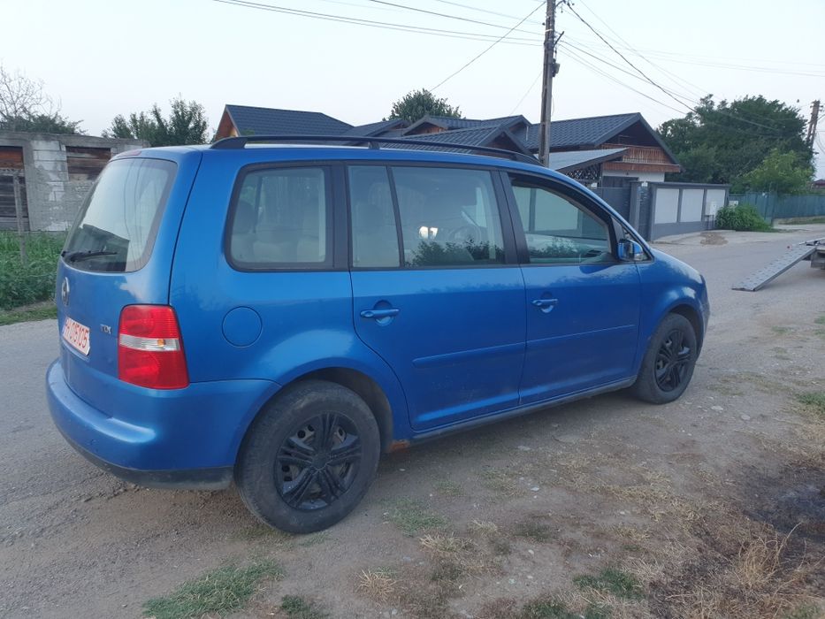 Dezmembrez Touran 1.9