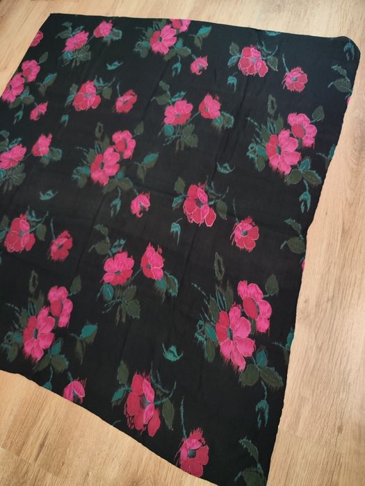 Eșarfă din mătase 100x100cm