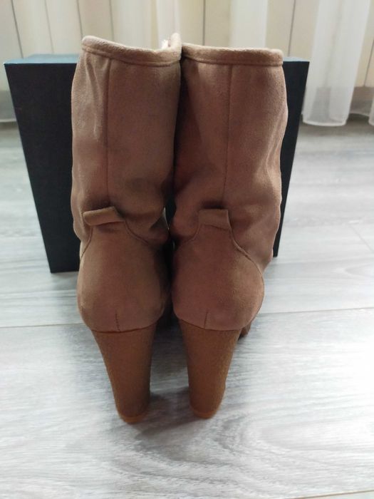 Ghete îmblănite piele întoarsă