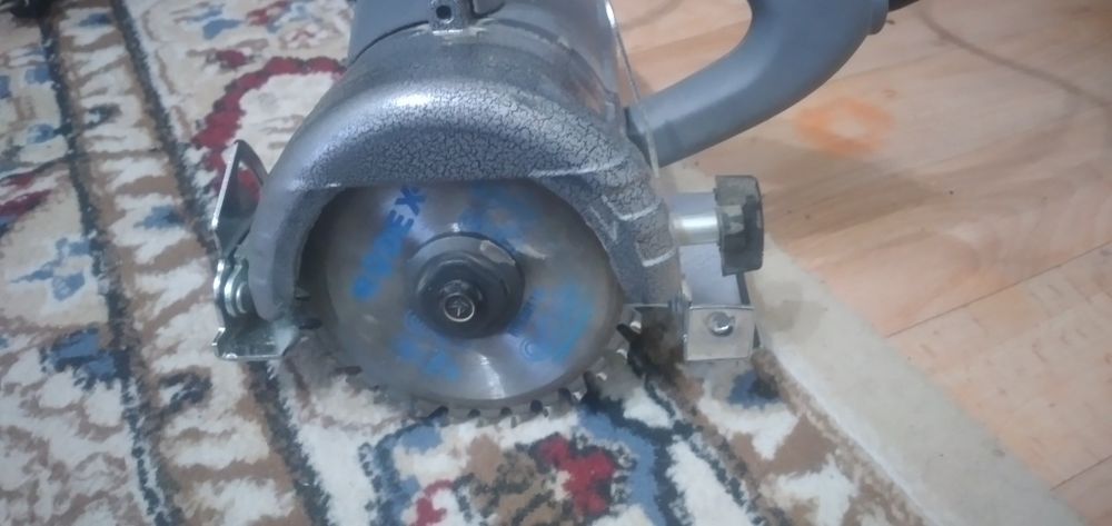 Циркулярная пила 《Пчёлка》