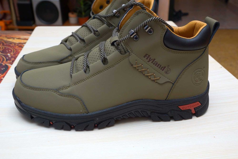 Продавам мъжки боти FLYLAND-кожа