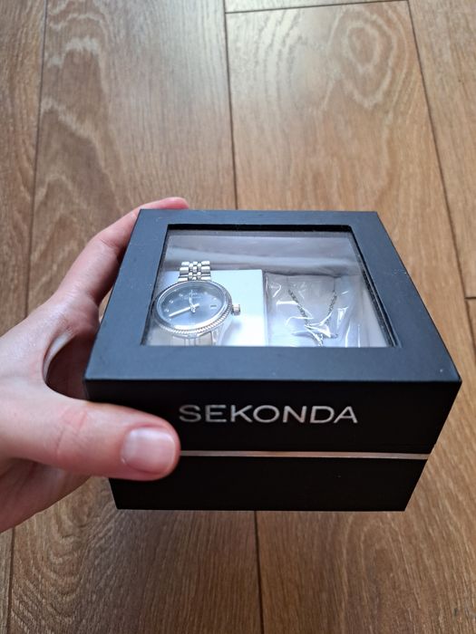 Дамски часовник, SECONDA, чисто нов