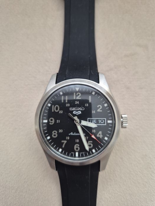 Механические часы Seiko.