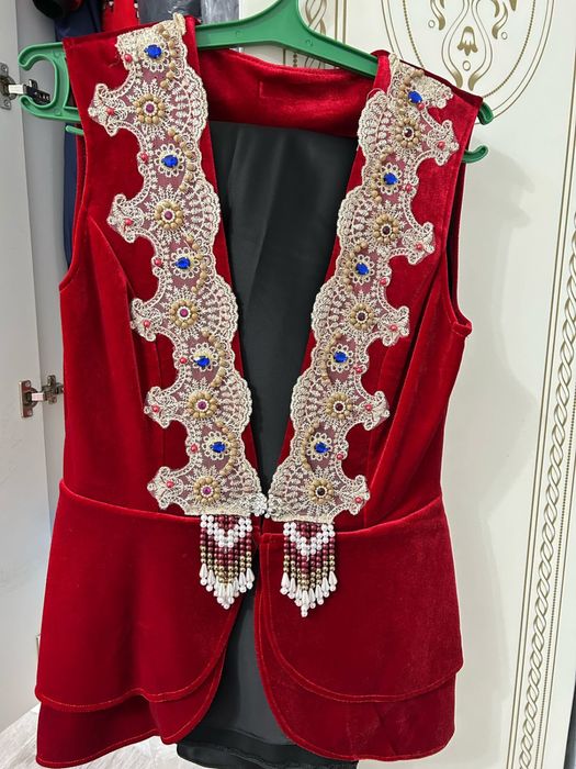 Продам платье с кажекей