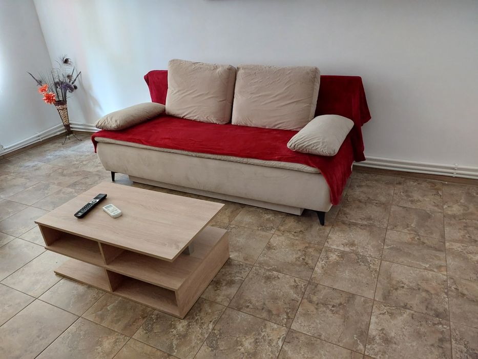 Se vinde apartament 2 camere decomandat, zona Peco