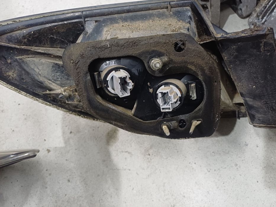 Стопове за мазда 3 хечбек 2006 година