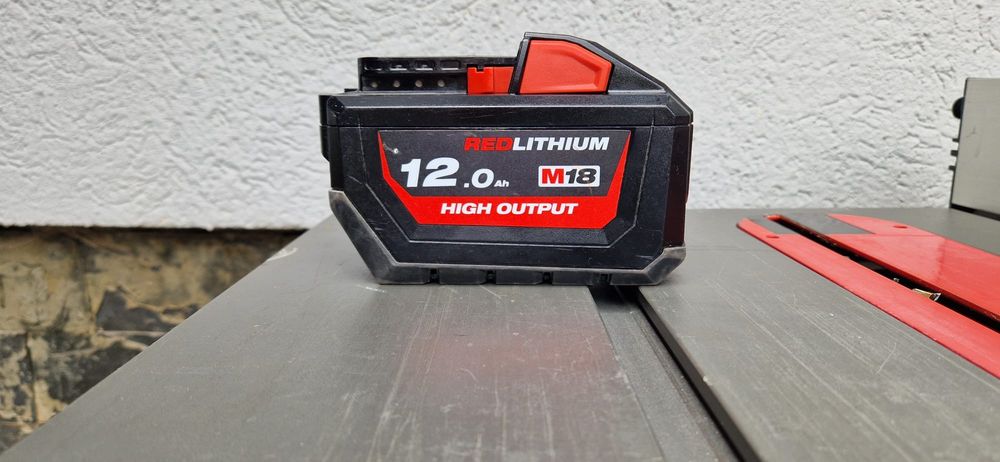 Milwaukee circular pe acumulator