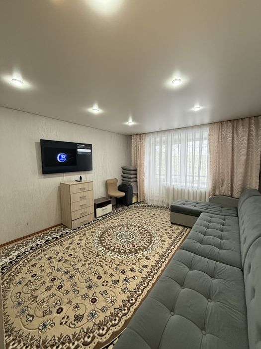 3 комнатная квартира, 68 квартал с большой кухней